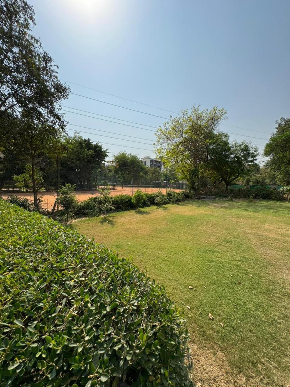 Parkview Residency Hotel Gurgaon Exterior photo